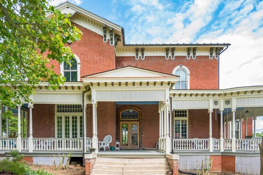 Peaceful Easy Feelings - King Sized Bed - Sleeps 2 Apartment Lynchburg Exterior photo